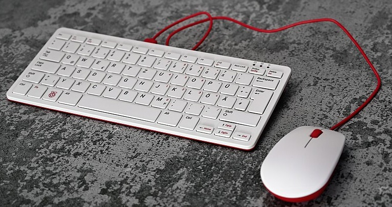 Raspberry Pi 400 keyboard-computer top view